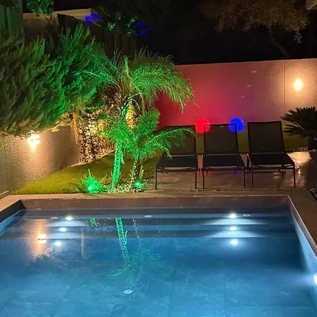 Villa Süper Vip Havuzlu Müstakil Odalar Banyolu Çeşme