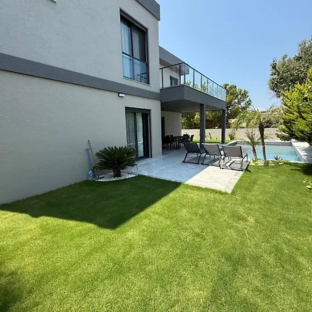 Villa Süper Vip Havuzlu Müstakil Odalar Banyolu