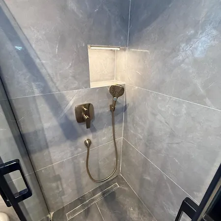 Süper Vip Havuzlu Müstakil Odalar Banyolu * Çeşme