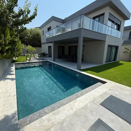 Süper Vip Havuzlu Müstakil Odalar Banyolu Villa