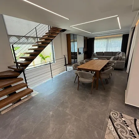 Süper Vip Havuzlu Müstakil Odalar Banyolu * Çeşme