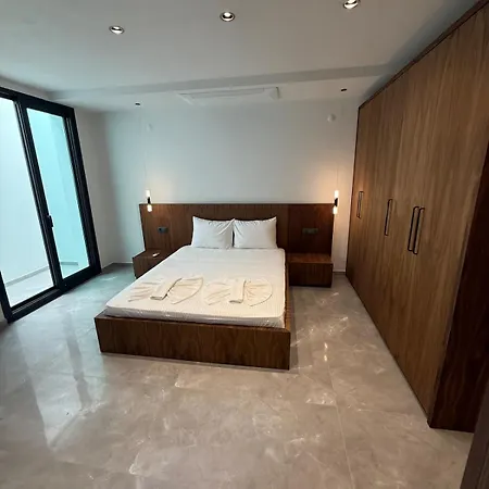 Villa Sueper Vip Havuzlu Muestakil Odalar Banyolu Çeşme