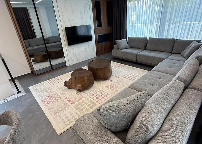 Вилла Sueper Vip Havuzlu Muestakil Odalar Banyolu *