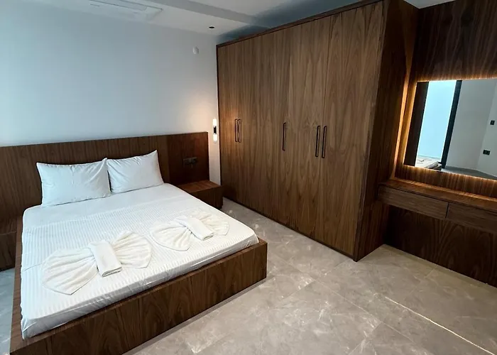 Sueper Vip Havuzlu Muestakil Odalar Banyolu * Кешме