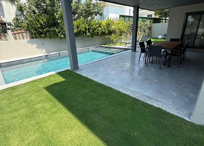 Sueper Vip Havuzlu Muestakil Odalar Banyolu * Кешме