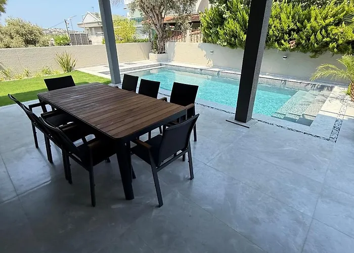 Вилла Sueper Vip Havuzlu Muestakil Odalar Banyolu Кешме