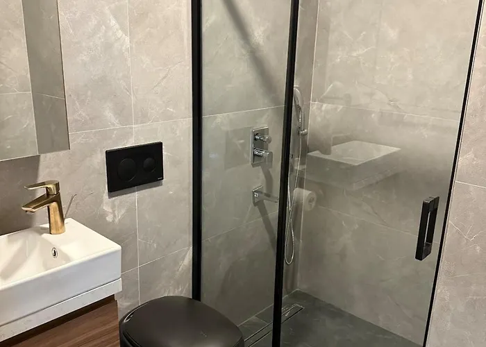 Вилла Sueper Vip Havuzlu Muestakil Odalar Banyolu