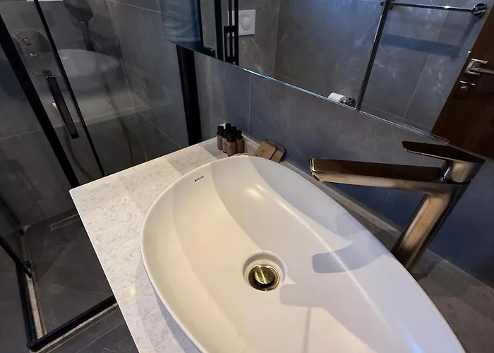 Sueper Vip Havuzlu Muestakil Odalar Banyolu Вилла Кешме